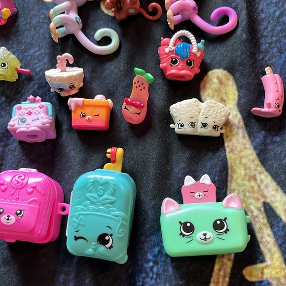 BIG 30pc set SHOPKINS CAR-FINGERLINGS🐒🎁Hatchables,LOL 🦉 2 POLLY POCKET GIRLS - Picture 4 of 8